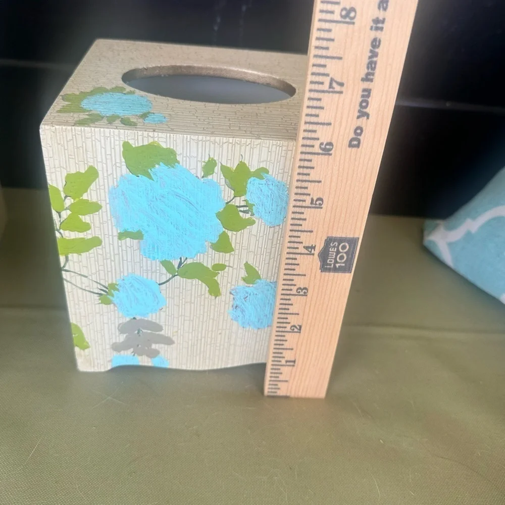 Croscill Home waste basket & tissue holder